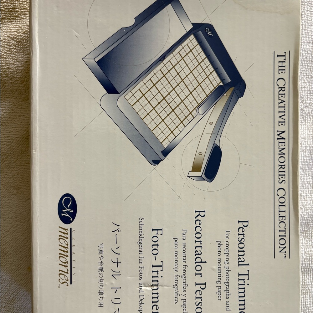 Creative Memories Personal Trimmer in Blue and White